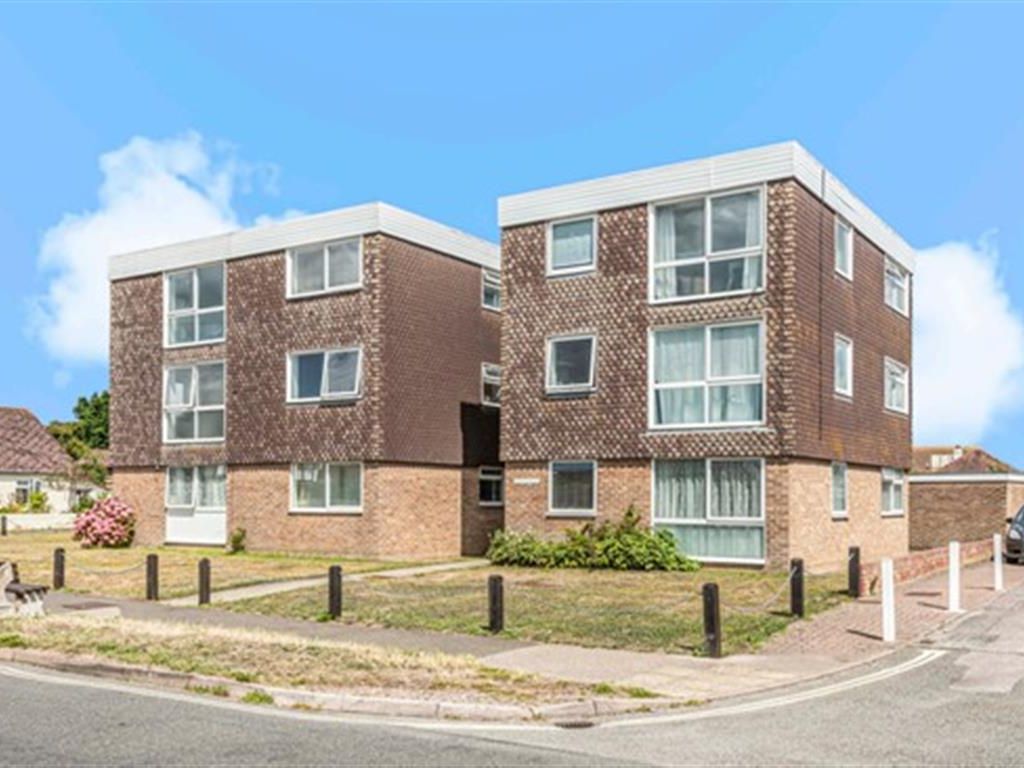2 bed flat for sale in Elmer Road, MiddletonOnSea, Bognor Regis PO22