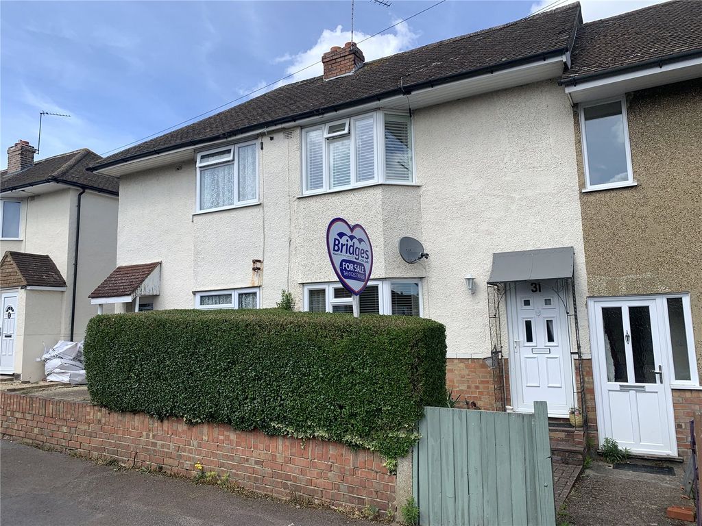 2 bed terraced house for sale in Holly Road, Aldershot, Hampshire GU12