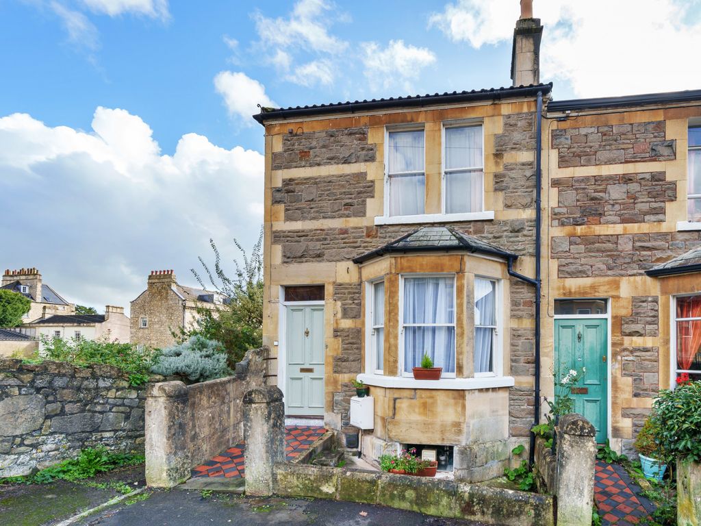 3 bed end terrace house for sale in Gillingham Terrace, Bath, Somerset