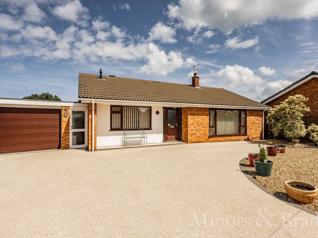 3 bed detached bungalow for sale in Baker Close, North Walsham NR28