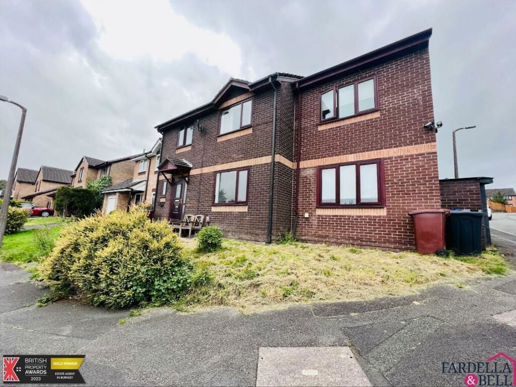 5 bed detached house for sale in Wellfield Drive, Burnley BB12, £