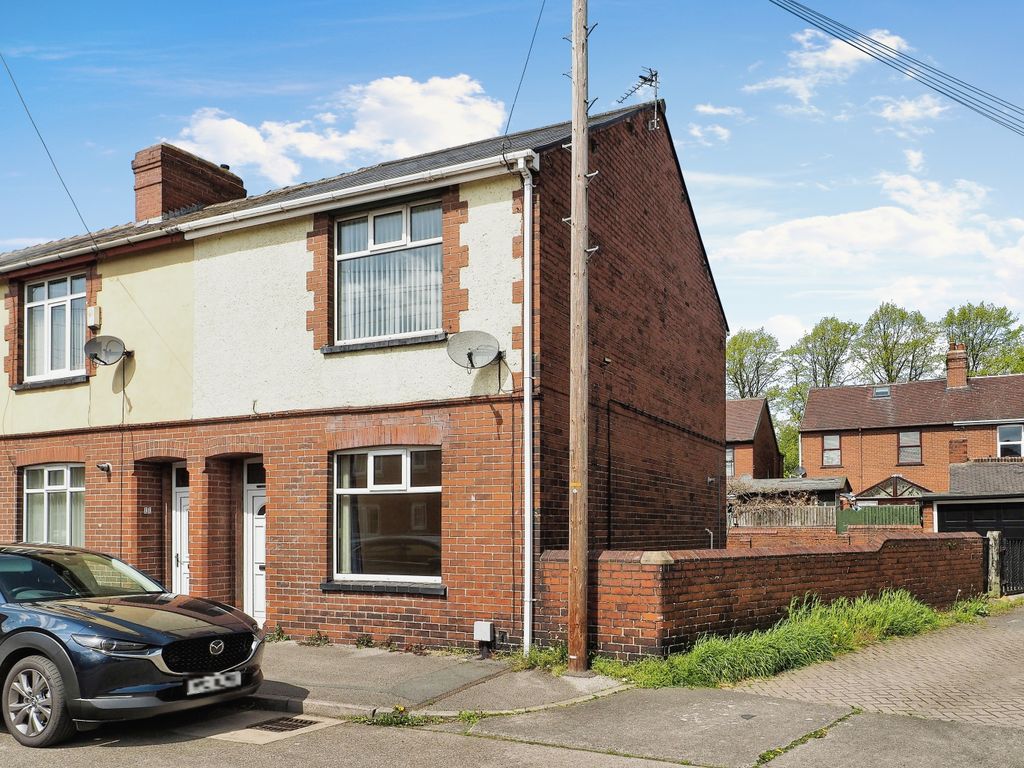 2 bed end terrace house to rent in School Street, Cudworth, Barnsley