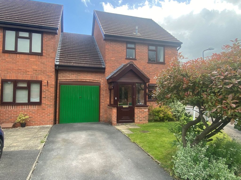 3 bed linkdetached house for sale in Rowan Close, Hollywood