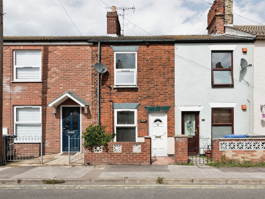 2 bed terraced house for sale in Cathcart Street, Lowestoft NR32, £