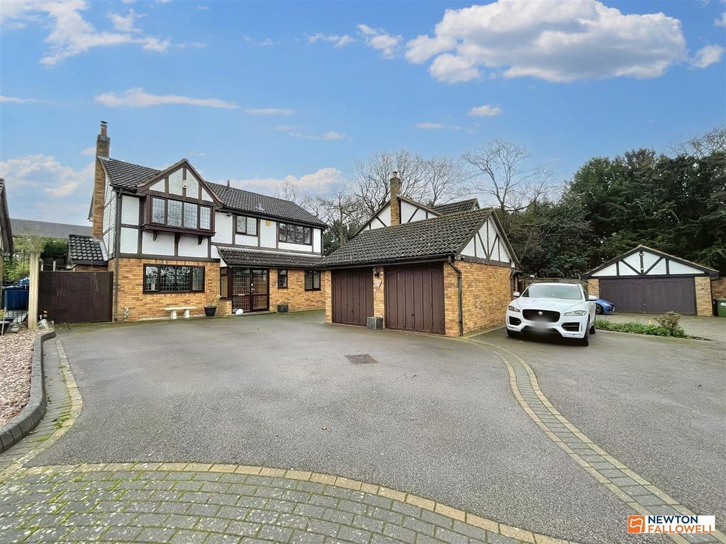 4 bed detached house for sale in Belvoir, Dosthill, Tamworth B77 Zoopla