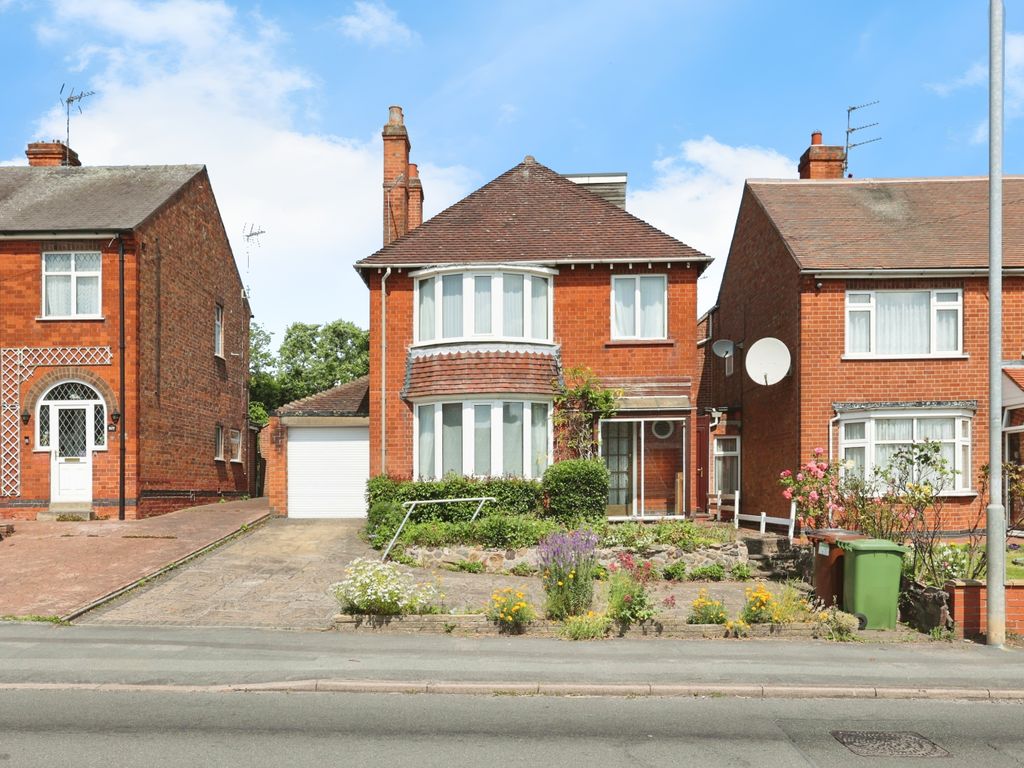 3 bed detached house for sale in Forest Road, Loughborough