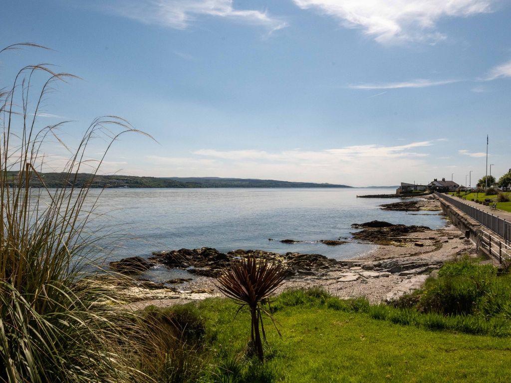 3 bed flat for sale in Marine Parade, Kirn, Dunoon PA23, £160,000 Zoopla