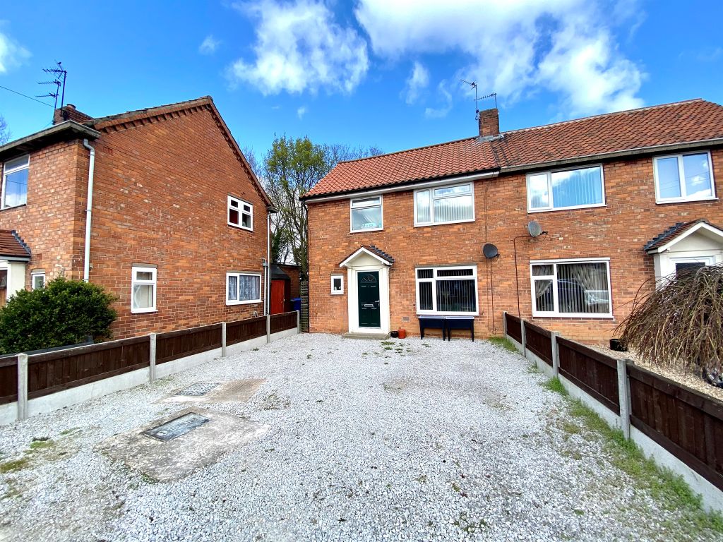 3 bed semidetached house for sale in Derwent Crescent, Howden, Goole