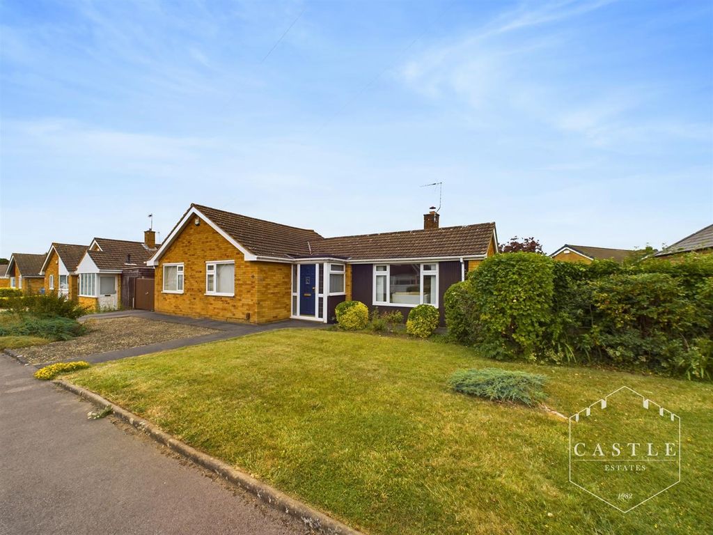 2 bed detached bungalow for sale in Colerne Drive, Hucclecote