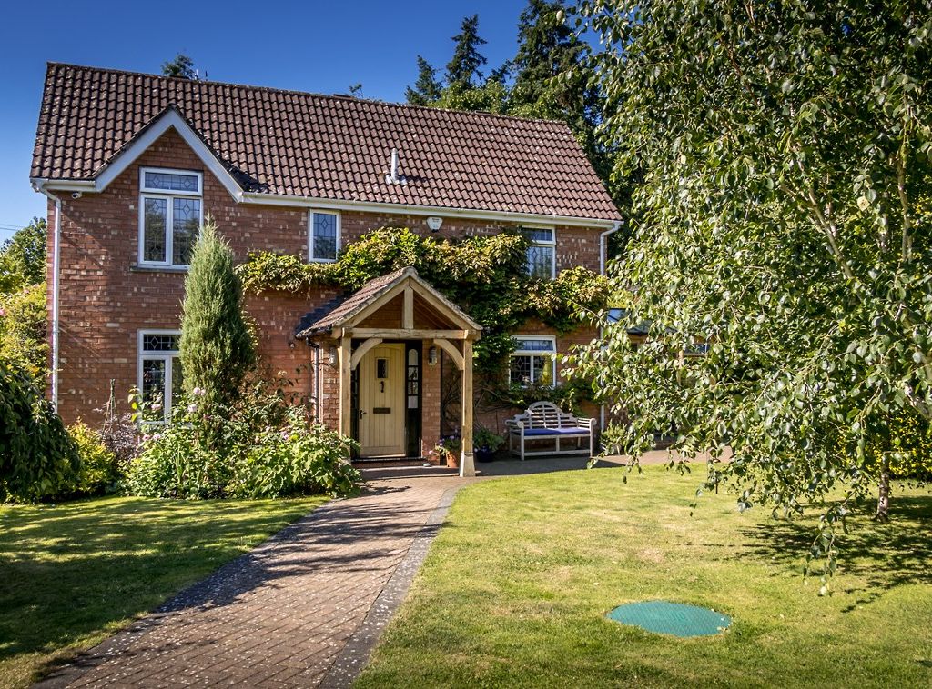 4 bed cottage for sale in Michaelwood, WottonUnderEdge GL12 Zoopla