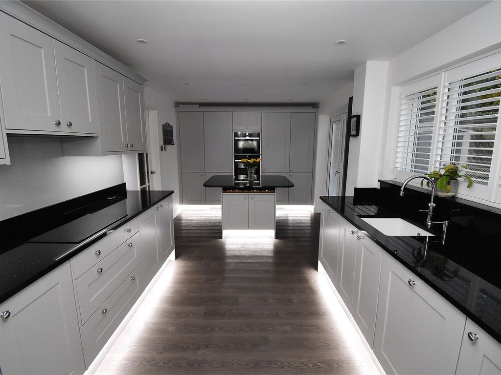 4 bed detached house for sale in Milton Way, Houghton Regis, Dunstable