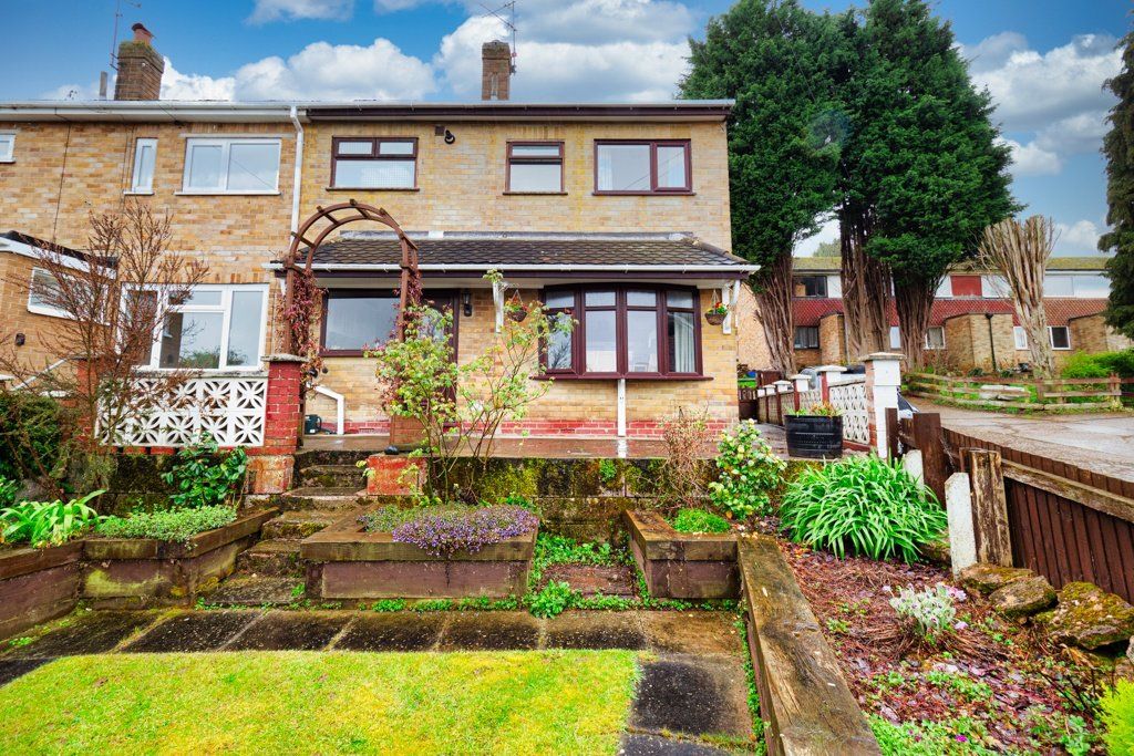 3 bed semidetached house for sale in Wollaton Avenue, Gedling