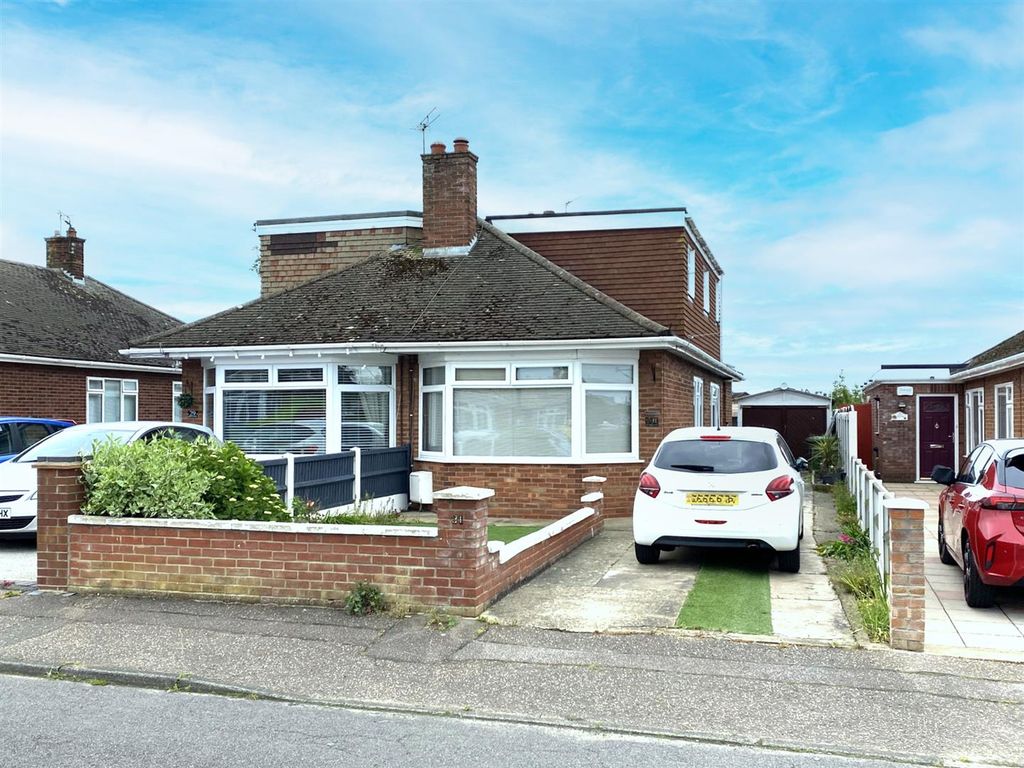 2 bed semidetached bungalow for sale in Chestnut Avenue, Bradwell