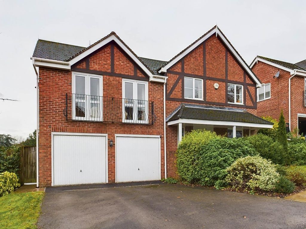 4 bed detached house for sale in Homestead Close, Malvern WR14, £