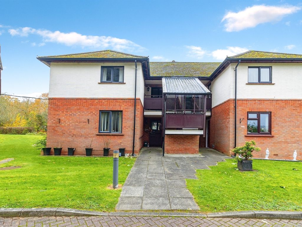 2 bed flat for sale in The Mount, Simpson, Milton Keynes MK6, £164,995