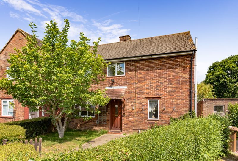 3 bed semidetached house for sale in Upfield, Horley, Surrey RH6 Zoopla