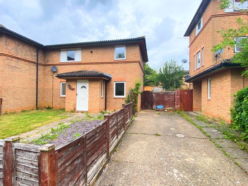 3 bed semidetached house for sale in Bradwell Common Boulevard