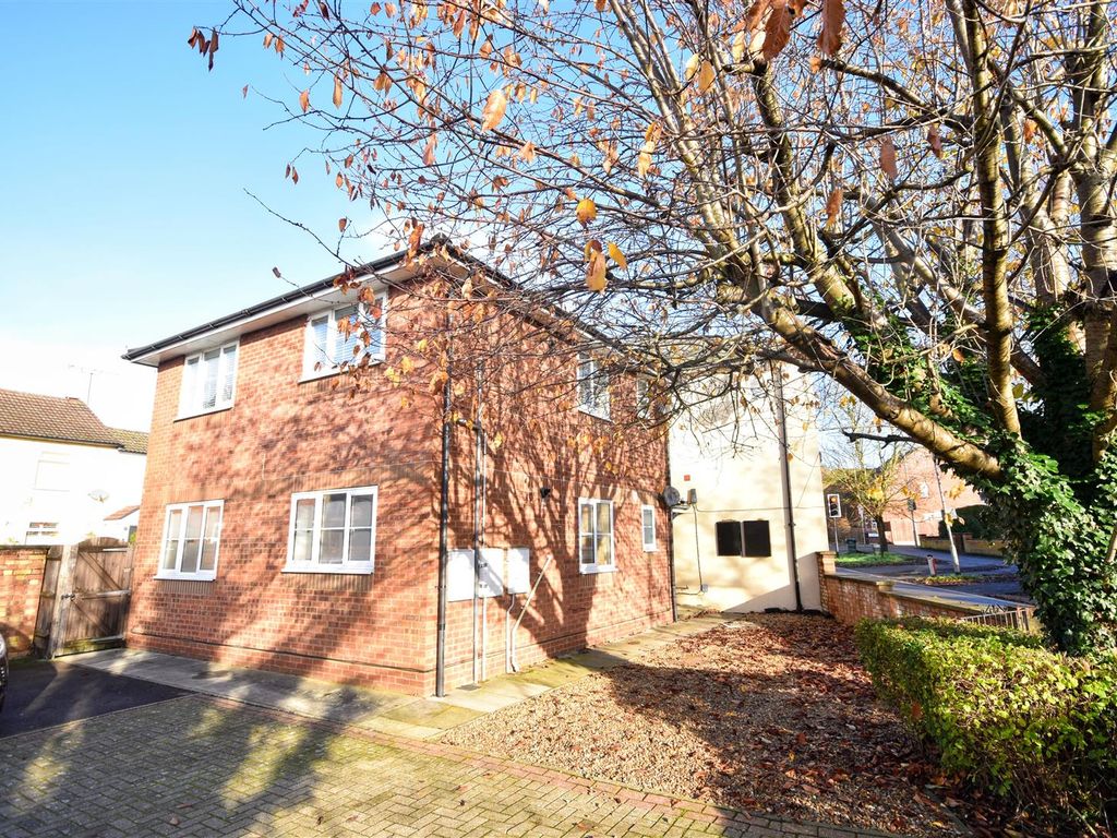 Wing Road, Linslade, Leighton Buzzard LU7  