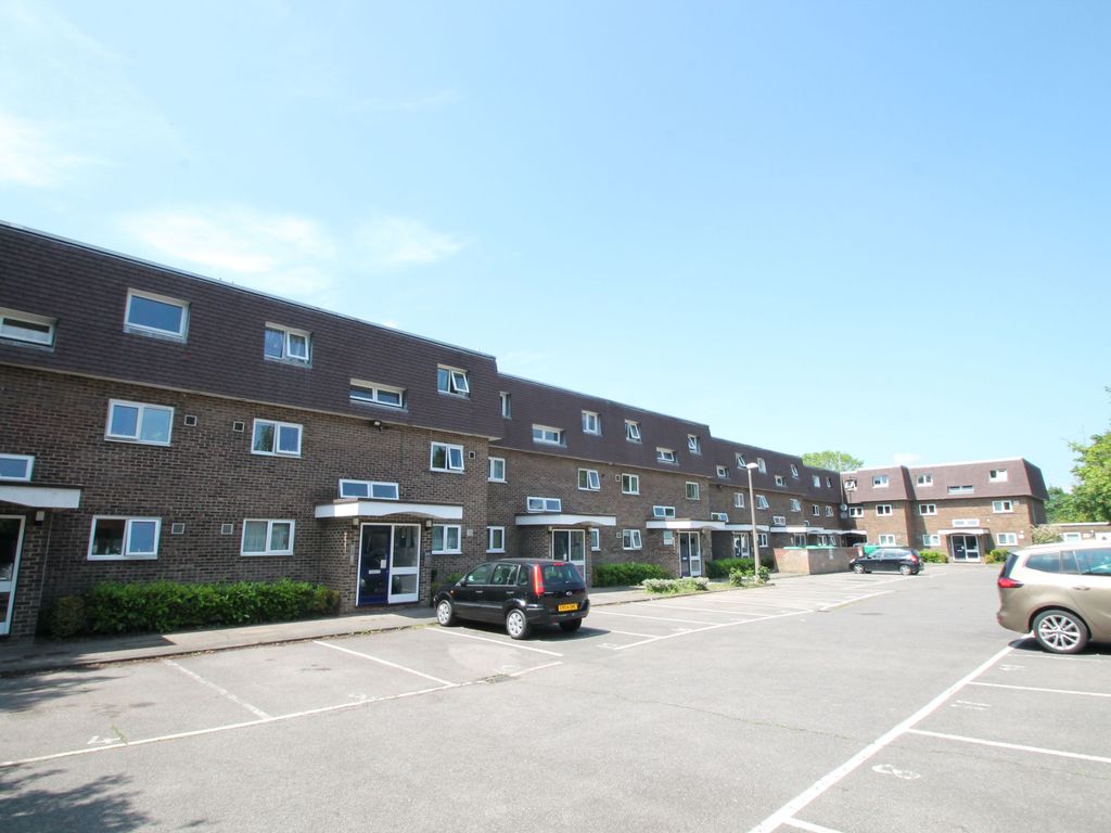 Studio to rent in Bath Road, Harmondsworth, West Drayton UB7 Zoopla