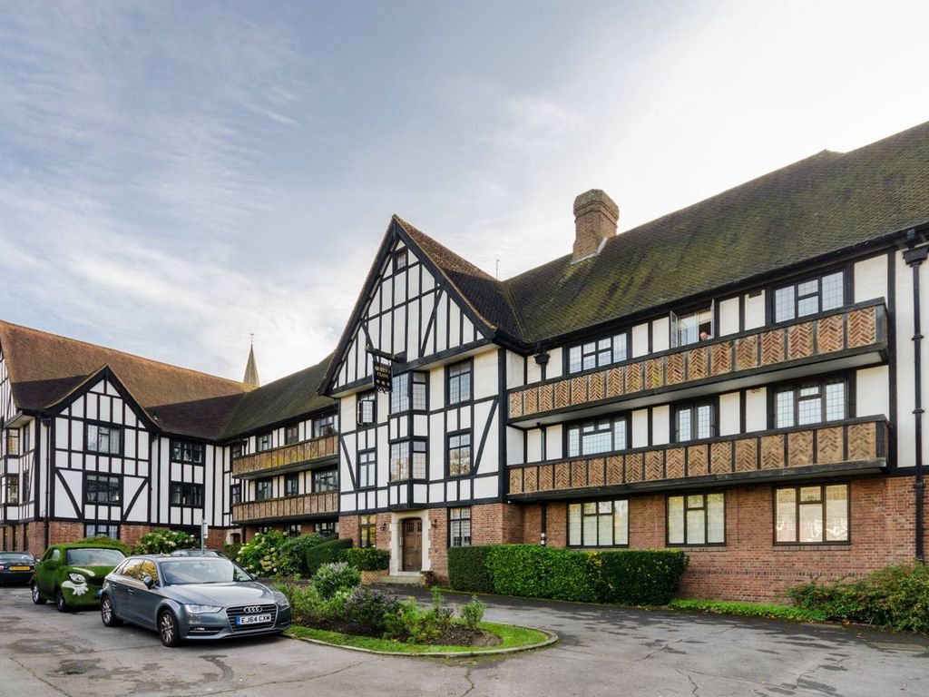 2 bed flat to rent in Lammas Lane, Esher KT10 Zoopla