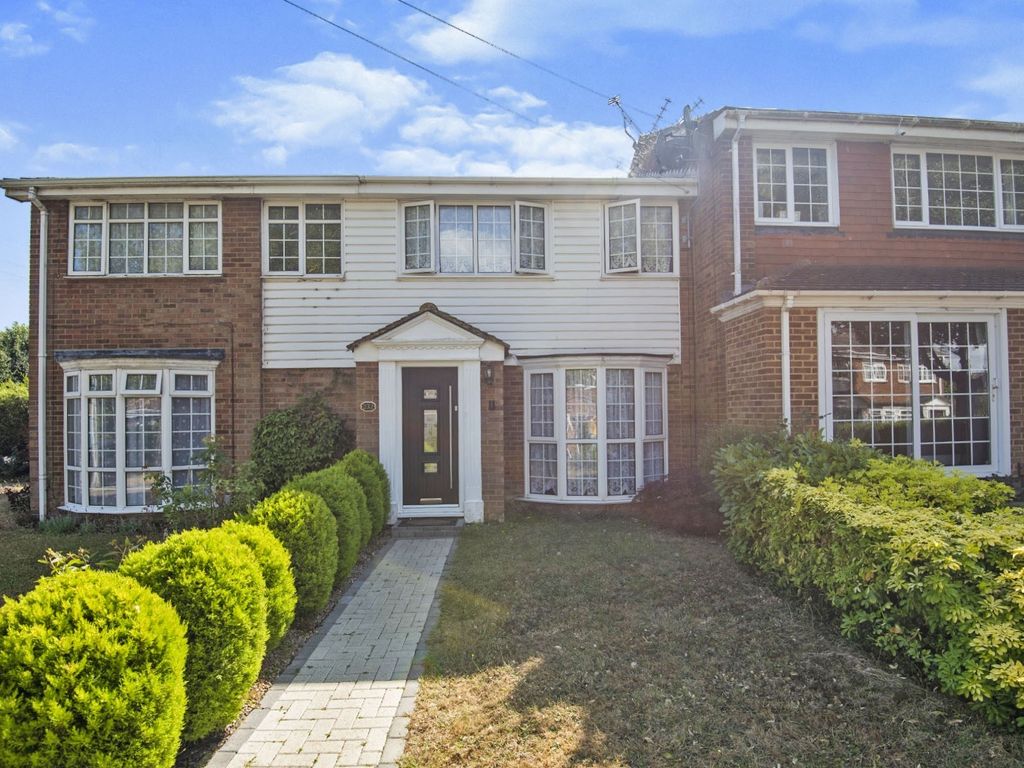 3 bed semidetached house for sale in Mierscourt Road, Rainham