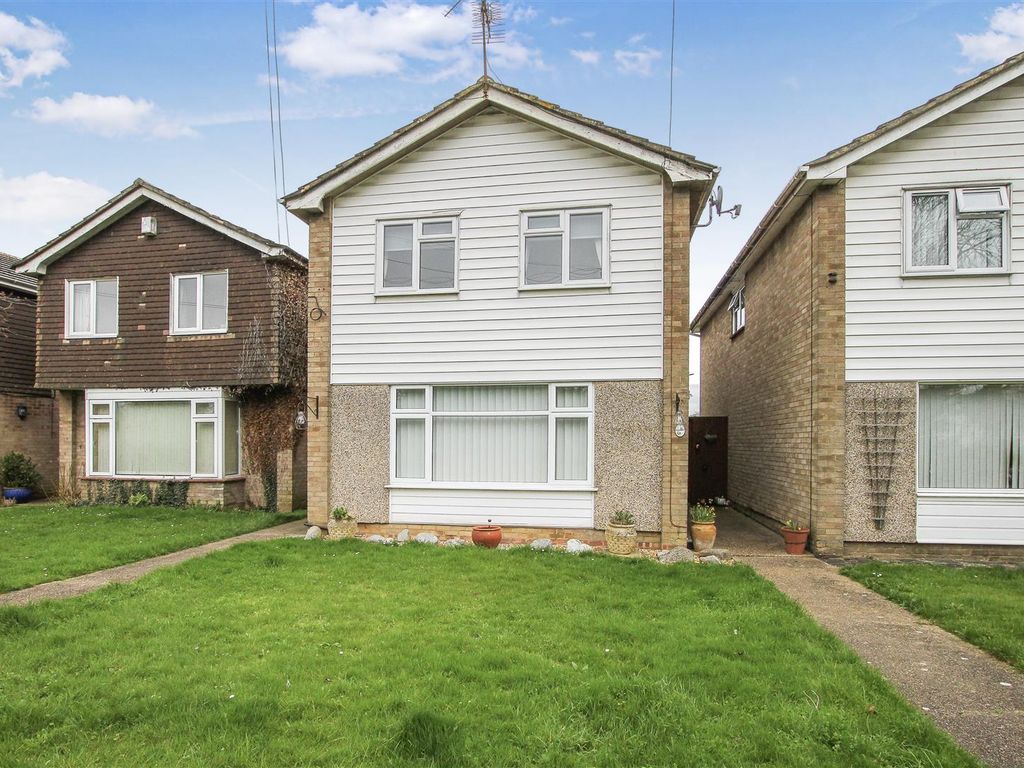 3 bed detached house for sale in Swan Lane, Kelvedon Hatch, Brentwood