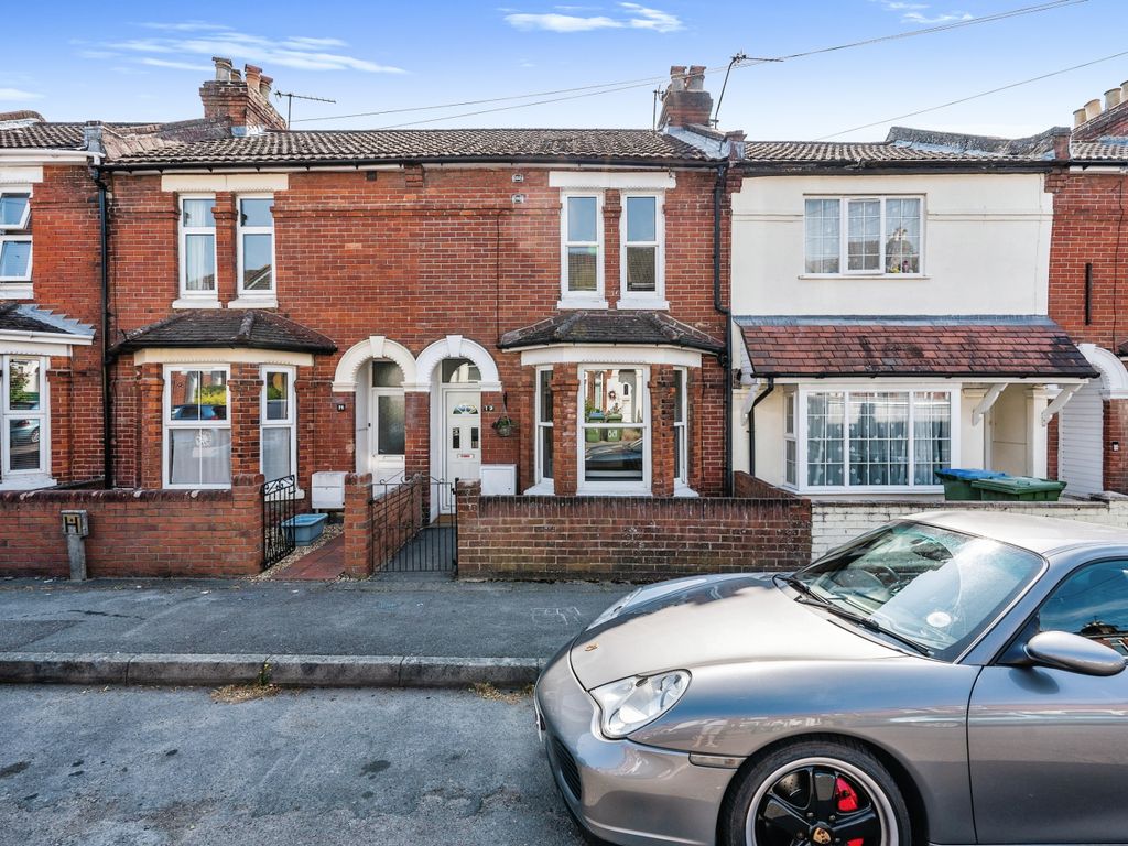 2 bed terraced house for sale in Somerset Road, Southampton SO17, £
