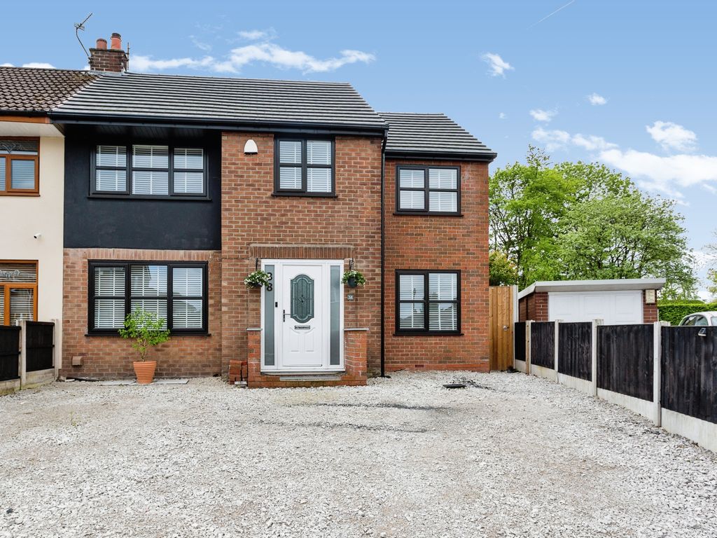 5 bed semidetached house for sale in Banbury Road, Alkrington