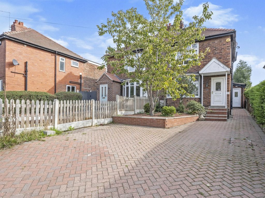 3 bed semidetached house for sale in Tickhill Road, Harworth