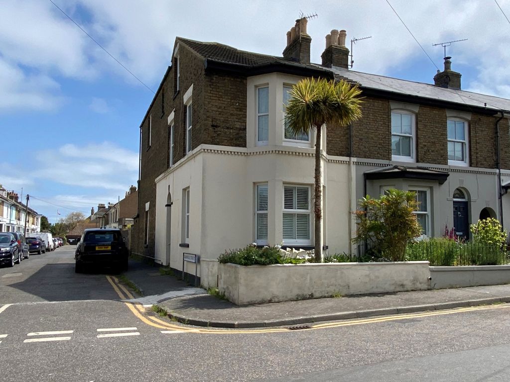 4 bed end terrace house for sale in Blenheim Road, Deal CT14 Zoopla