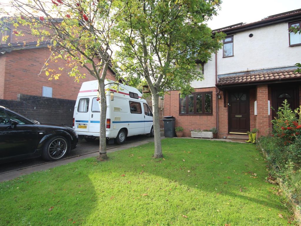 3 bed semidetached house for sale in Parc Ffynnon, Llysfaen, Colwyn