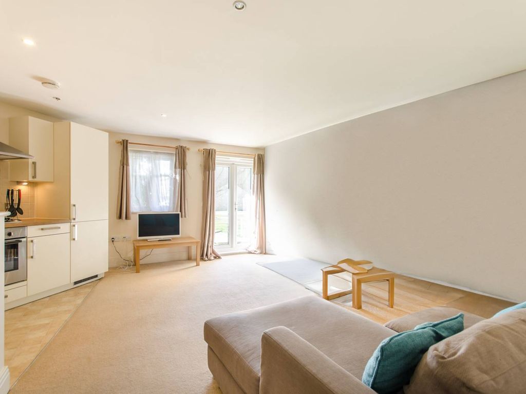 2 bed flat for sale in Elm Park Road, Pinner HA5, £450,000 Zoopla