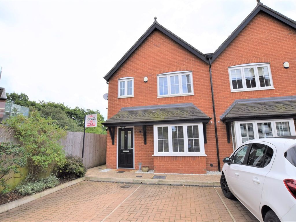 3 bed town house to rent in West Park Drive, Macclesfield SK10 Zoopla