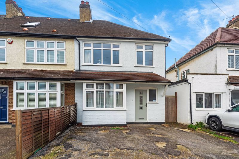 3 bed end terrace house for sale in Washington Road, Worcester Park KT4