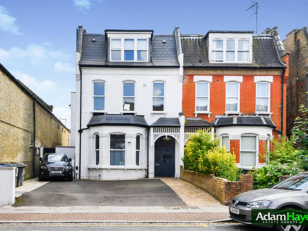 3 bed flat for sale in Woodside Park Road, North Finchley N12, £475,000