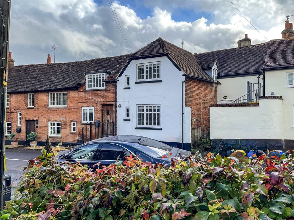 2 bed detached house for sale in London Road, Odiham RG29, £385,000