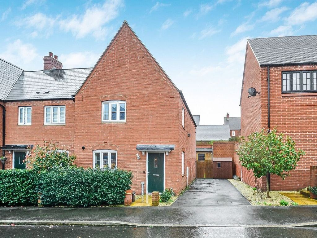 3 bed end terrace house for sale in Foxhills Way, Brackley NN13, £