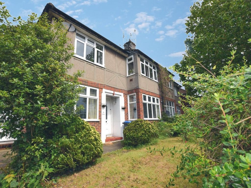 2 bed flat for sale in Brighton Road, Purley CR8, £300,000 Zoopla