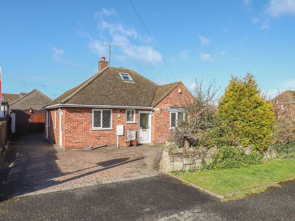 3 bed detached bungalow for sale in Miriam Avenue, Chesterfield S40