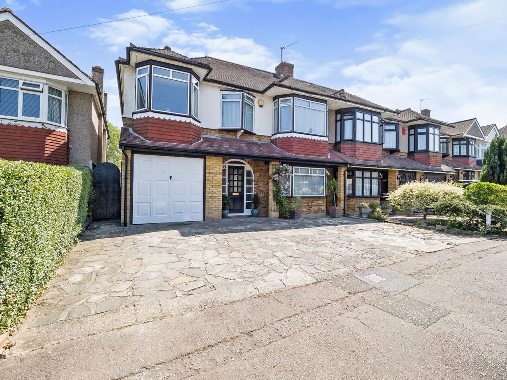 4 bed semidetached house for sale in Whitehall Close, Chigwell IG7