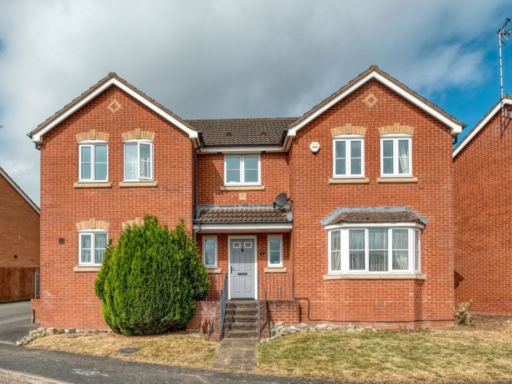 4 bed detached house for sale in Robins Lane, Brockhill, Redditch B97