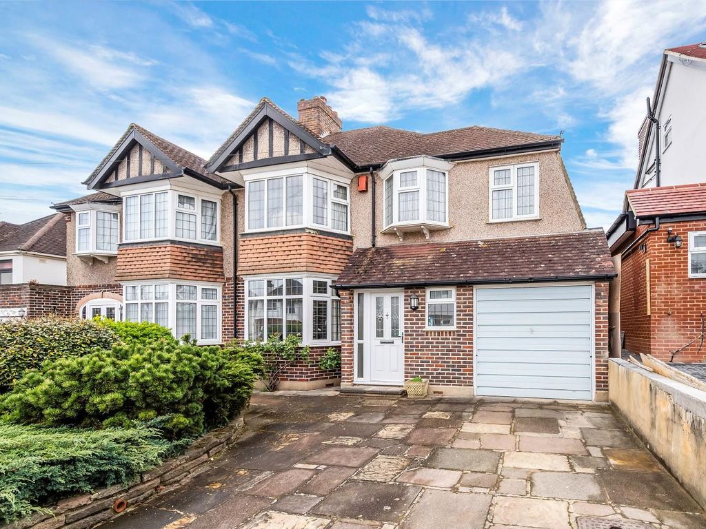 3 bed semidetached house for sale in Seaforth Gardens, Stoneleigh