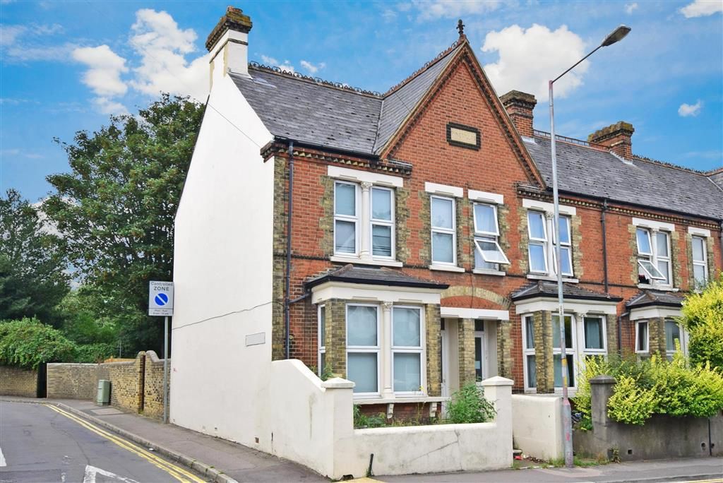 4 bed end terrace house for sale in Canterbury Street, Gillingham, Kent ME7, £250,000 Zoopla