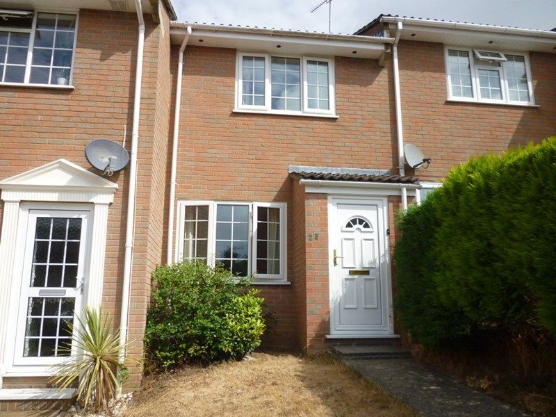 2 bed terraced house to rent in Marian Road, Corfe Mullen, Wimborne
