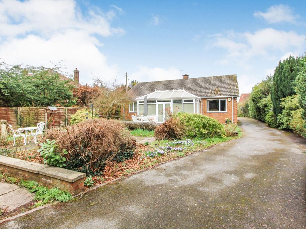 3 bed bungalow for sale in Selby Road, Riccall YO19 Zoopla
