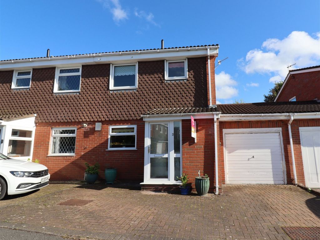 2 bed semidetached house for sale in Parkwood Close, Bromborough