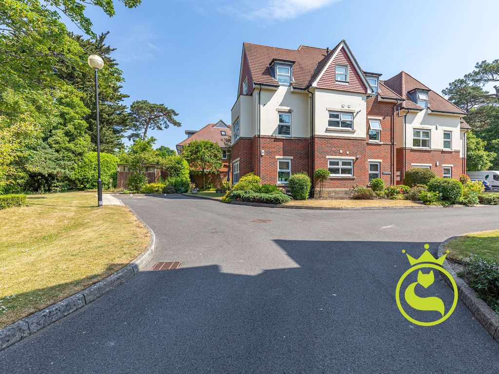 3 bed flat for sale in Forest Road, Poole BH13 Zoopla