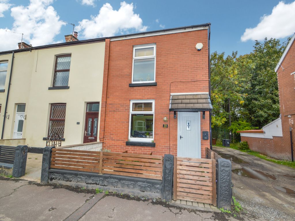 2 bed terraced house to rent in Jackson Street, Whitefield, Manchester