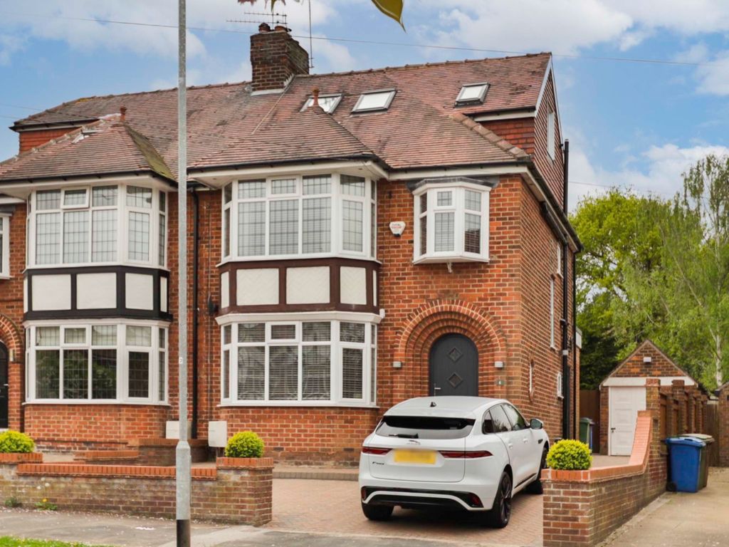 4 bed semidetached house for sale in Valley Drive, Kirk Ella, Hull