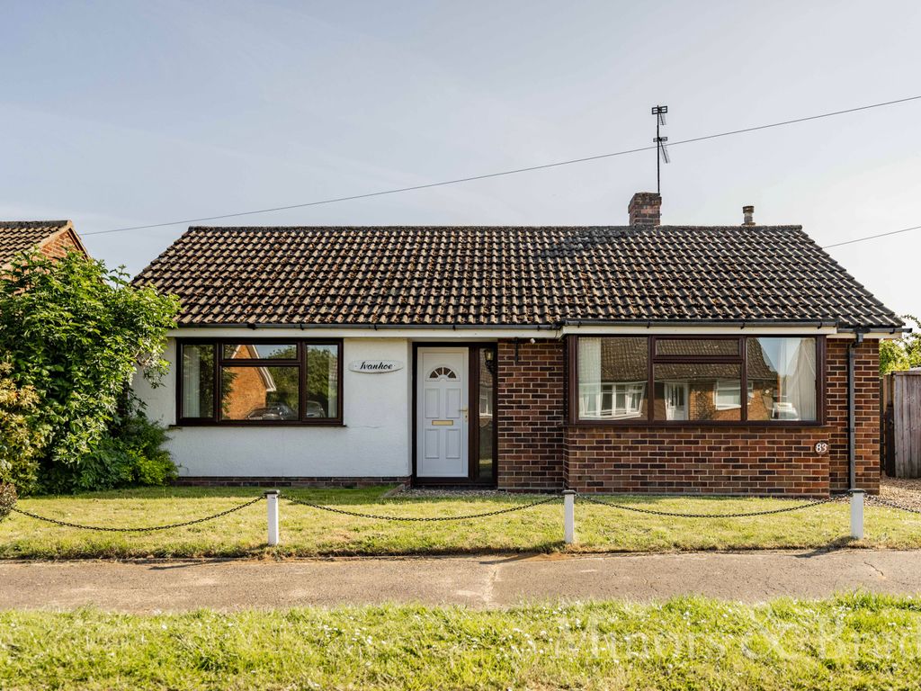 2 bed detached bungalow for sale in Grange Close, Hoveton, Norwich NR12